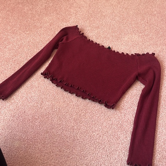 Cropped Off the Shoulder Top Juniors size medium - Picture 5 of 7